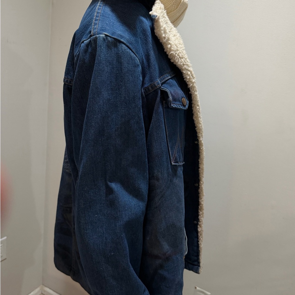Vintage Sherpa Lined Denim jacket w/
Indian Head Native American western 90’s - Picture 15 of 16